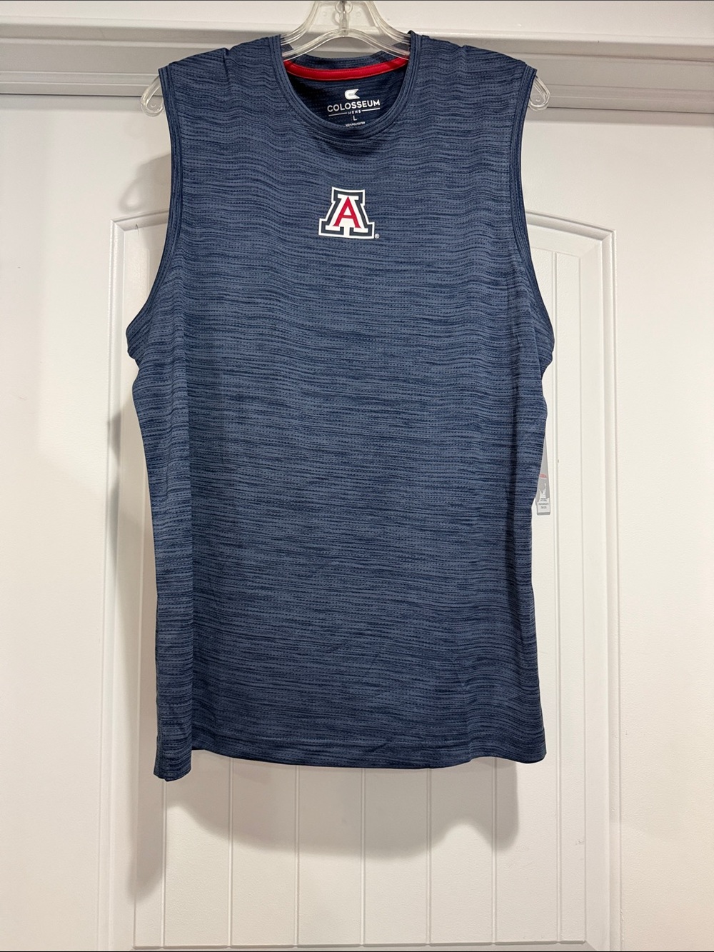 Colosseum Navy Men’s Stilgar Sleeveless Tee Size L.